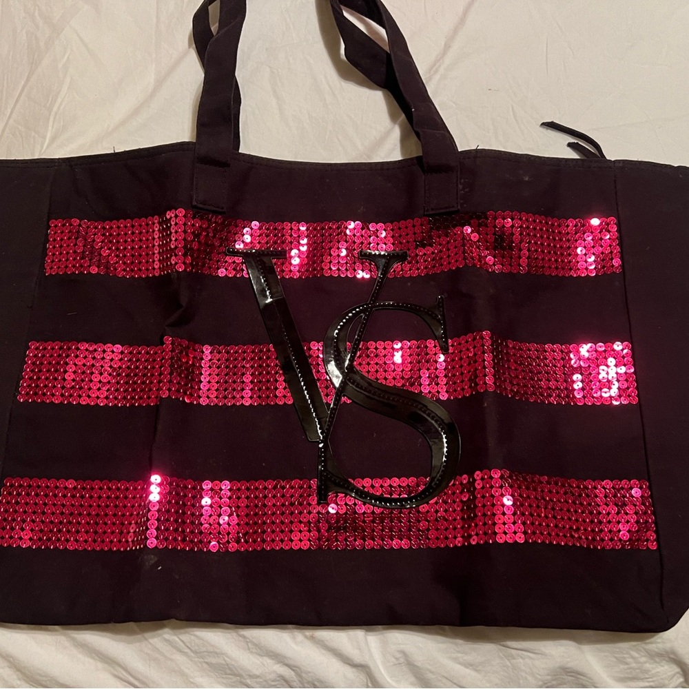 New!. LARGE VICTORIA’S SECRETS SEQUIN  TOTE BAG
